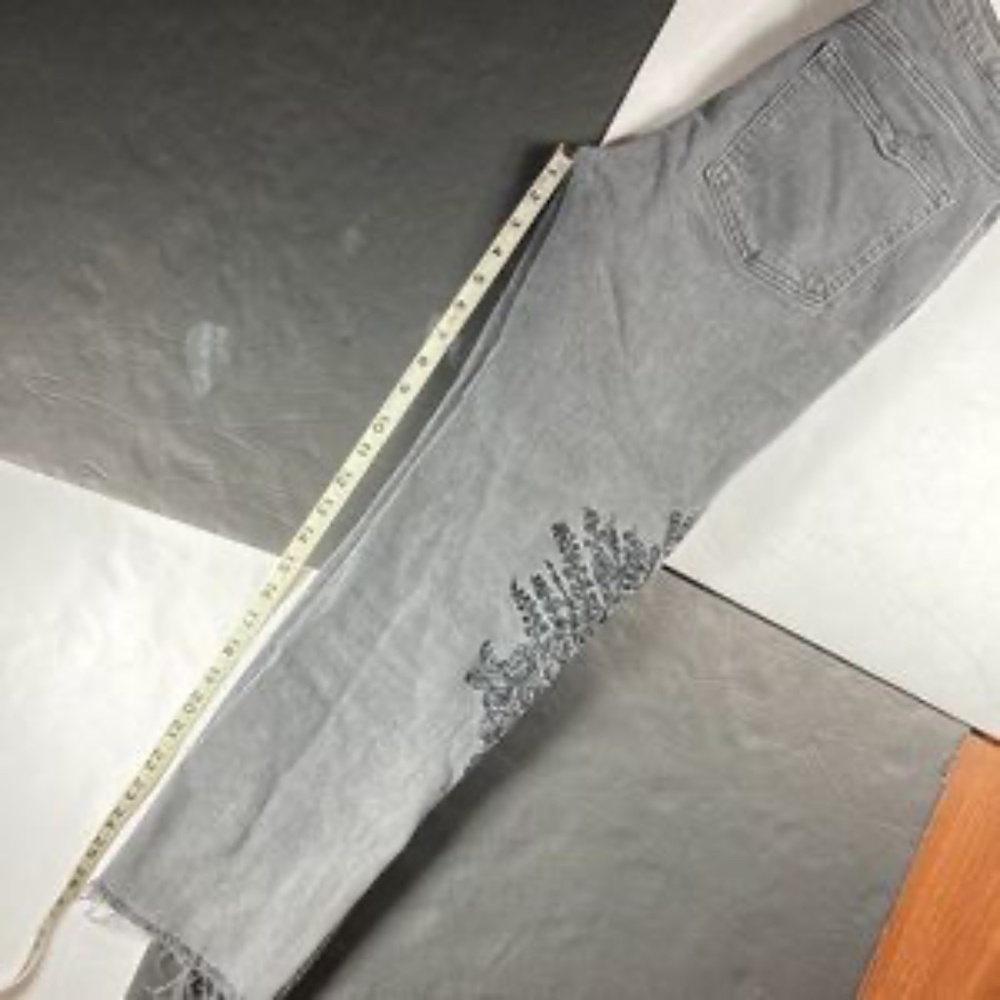 We The Free Girlfriend Jeans with Floral Embroidery! - Picture 7 of 8